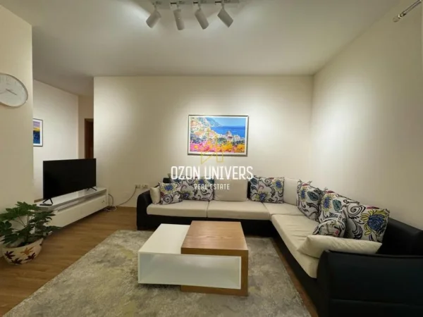 Tirane, jepet me qera apartament 2+1+Ballkon Kati 2, 115 m² 80,000 lekë/muaj (Kopshti Zoologjik)