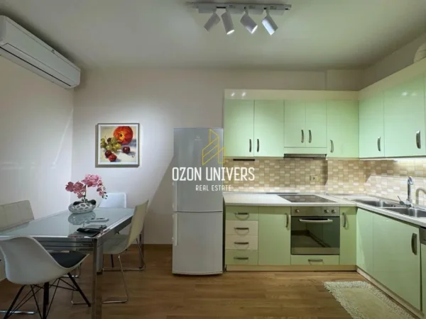 Tirane, jepet me qera apartament 2+1+Ballkon Kati 2, 115 m² 80,000 lekë/muaj (Kopshti Zoologjik)