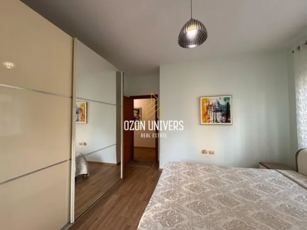 Tirane, jepet me qera apartament 2+1+Ballkon Kati 2, 115 m² 80,000 lekë/muaj (Kopshti Zoologjik)