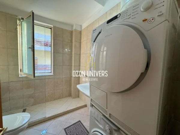 Tirane, jepet me qera apartament 2+1+Ballkon Kati 2, 115 m² 80,000 lekë/muaj (Kopshti Zoologjik)