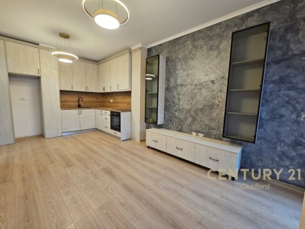 Tirane, shitet apartament 1+1 Kati 1, 61 m² 155.000 € (Bulevardi i ri)