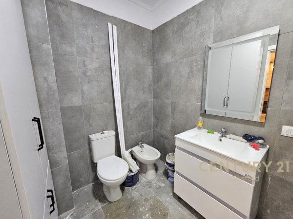 Tirane, shitet apartament 1+1 Kati 1, 61 m² 155.000 € (Bulevardi i ri)