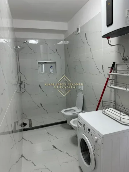 Tirane, jepet me qera apartament 1+1+Ballkon , 70 m² 650 € 