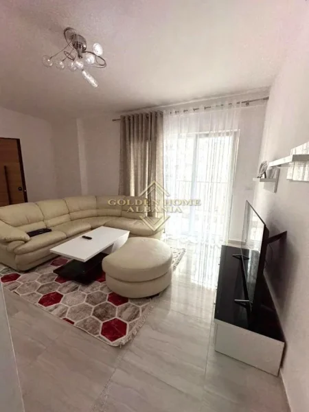 Tirane, jepet me qera apartament 1+1+Ballkon , 70 m² 650 € 