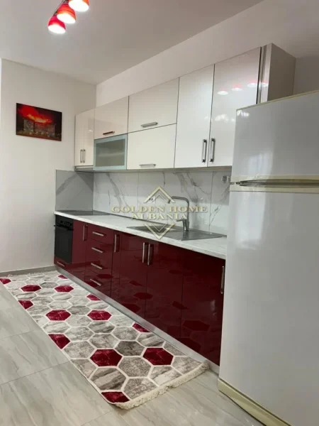 Tirane, jepet me qera apartament 1+1+Ballkon , 70 m² 650 € 