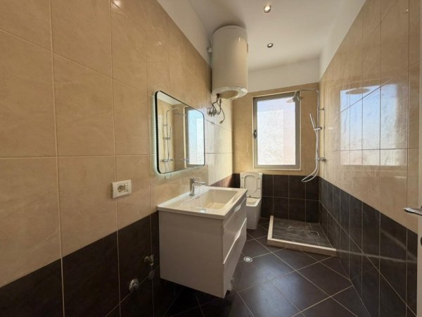 Tirane, shitet apartament 1+1 Kati 4, 61 m² 121.000 € (Vila L.)