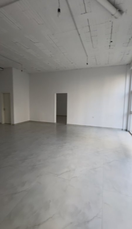 Tirane, jepet me qera ambjent biznesi Kati 0, 133 m² 1.200 € 