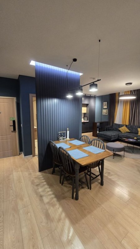 Tirane, jepet me qera apartament 2+1 Kati 1, 75 m² 1.600 € (QENDER)