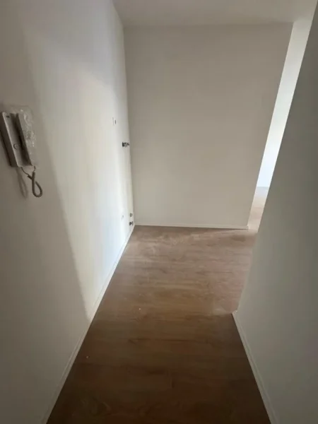 Tirane, shitet apartament 1+1 Kati 5, 67 m² 110.000 € 