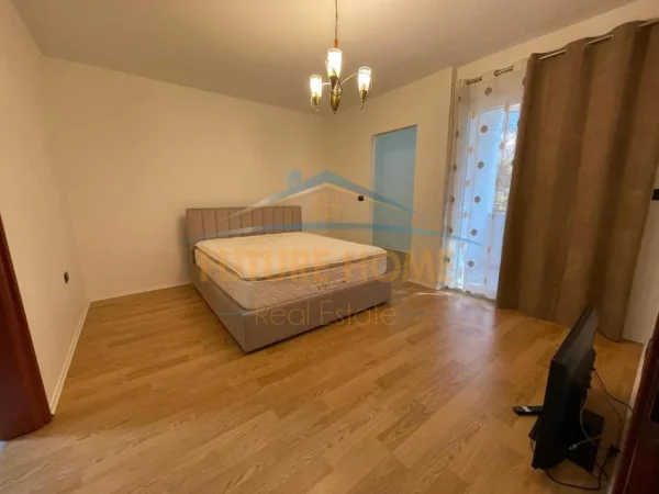 JEPET ME QERA APARTAMET 1+1+2 GARDEROBA , SHKOLLA E BALETIT , RRUGA ELBASANIT