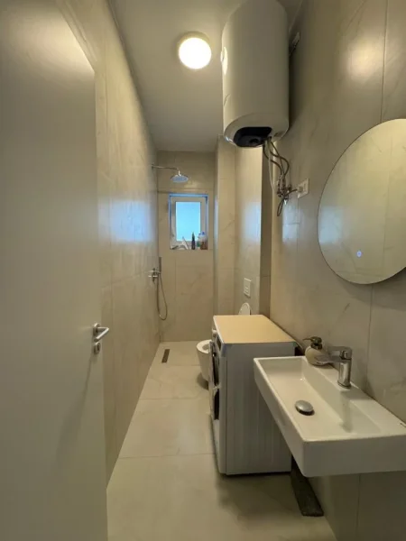 Tirane, jepet me qera apartament 1+1+Ballkon Kati 2, 60 m² 490 € 