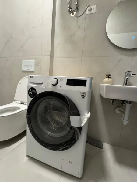 Tirane, jepet me qera apartament 1+1+Ballkon Kati 2, 60 m² 490 € 