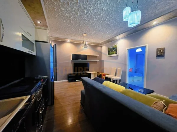 Tirane, jepet me qera apartament 2+1 Kati 2, 86 m² 550 € (Rruga e Thesarit, siper Restorant Freskut)