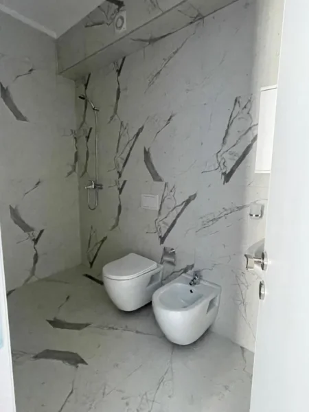 Tirane, jepet me qera apartament 2+1 Kati 4, 85 m² 1.150 € (myslym shyri)