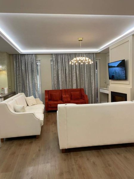 Tirane, shes apartament 3+1+BLK Kati 4, 160 m² 215.000 Euro (kopshti zologjik)