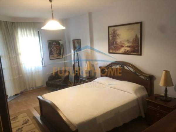 Tirane, jap me qera apartament 2+1 Kati 8, 108 m² 700 Euro