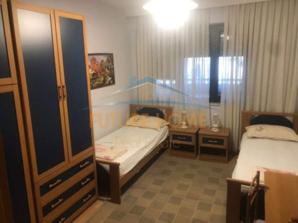 Tirane, jap me qera apartament 2+1 Kati 8, 108 m² 700 Euro