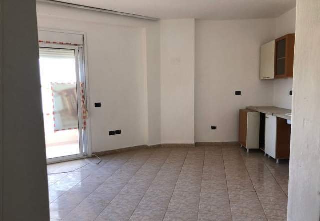 Vlore, shitet apartament 84 m² 45.000 Euro