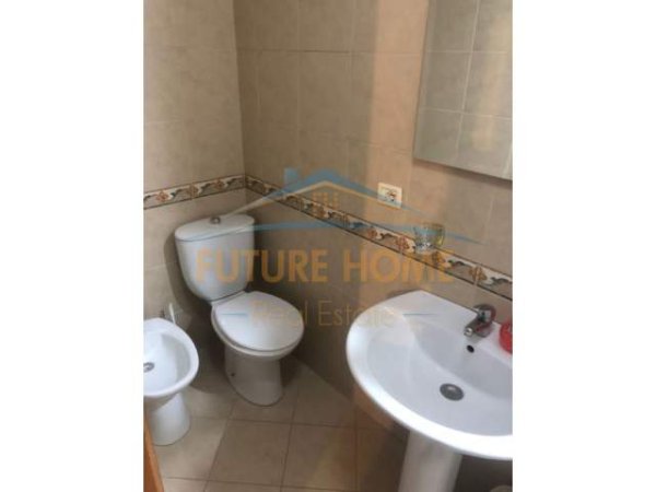 Tirane, jap me qera apartament 2+1 Kati 8, 108 m² 700 Euro