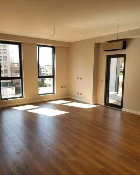 Tirane, jap me qera Kati 4, 111 m² 700 Euro
