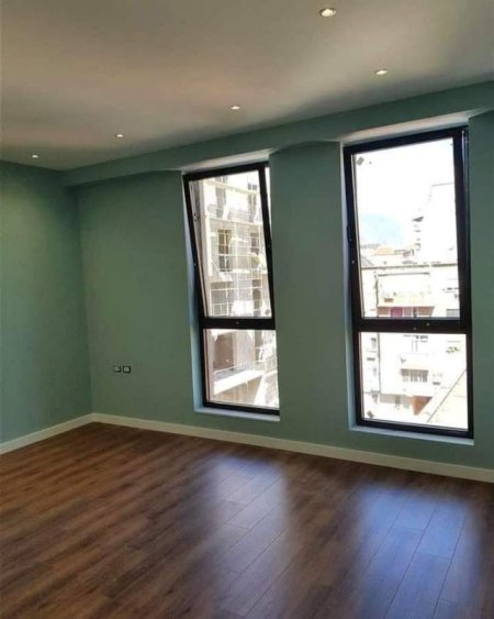 Tirane, jap me qera Kati 4, 111 m² 700 Euro