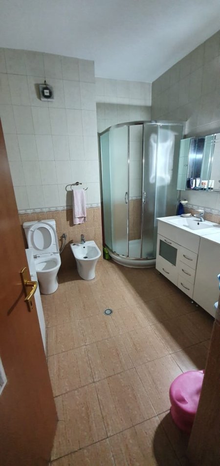 Tirane, shes apartament 2+1+BLK Kati 3, 143 m² 180.000 Euro (Ish Ekspozita)
