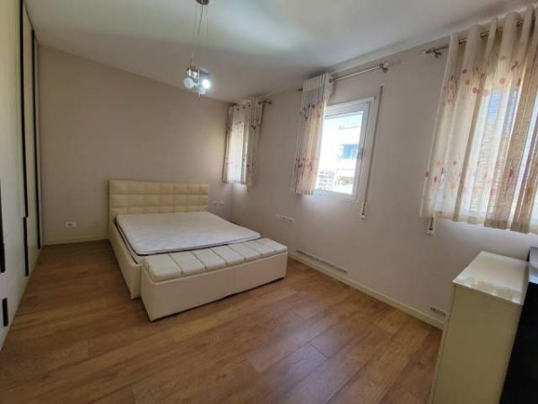 Tirane, shes apartament 2+1 Kati 7, 237 m² 360.000 Euro (Pazari i Ri)