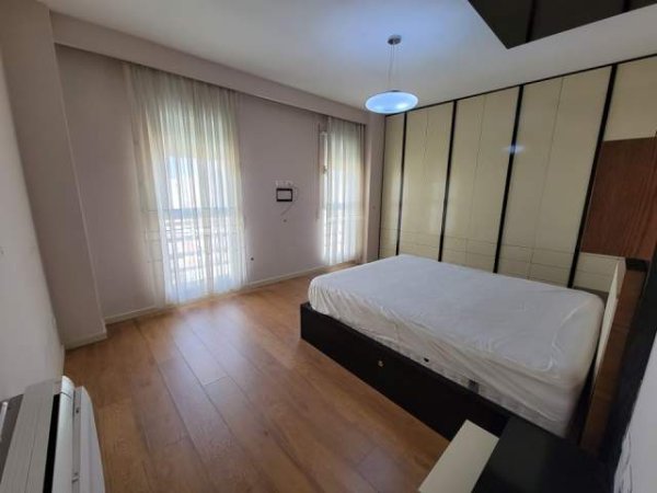 Tirane, shes apartament 2+1 Kati 7, 237 m² 360.000 Euro (Pazari i Ri)