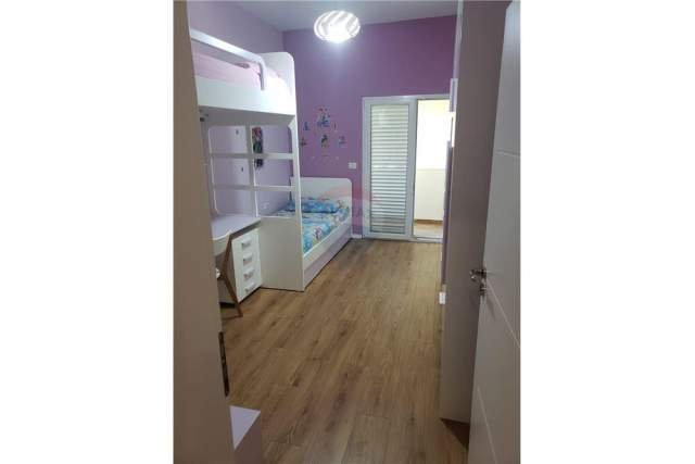 Tirane, jap me qera apartament 2+1+BLK Kati 3, 110 m² 450 Euro (Prane Spitalit Amerikan 2)