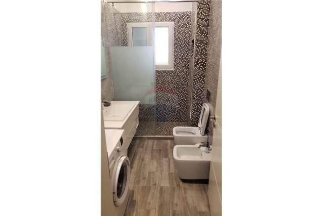 Tirane, jap me qera apartament 2+1+BLK Kati 3, 110 m² 450 Euro (Prane Spitalit Amerikan 2)