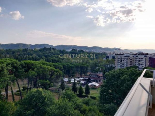 Tirane, jepet me qera Penthouse 3+1+BLK Kati 12, 220 m² 1.000 Euro