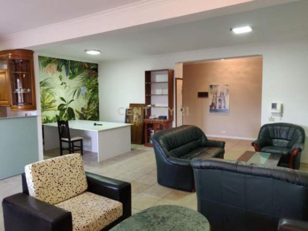 Tirane, jepet me qera Penthouse 3+1+BLK Kati 12, 220 m² 1.000 Euro