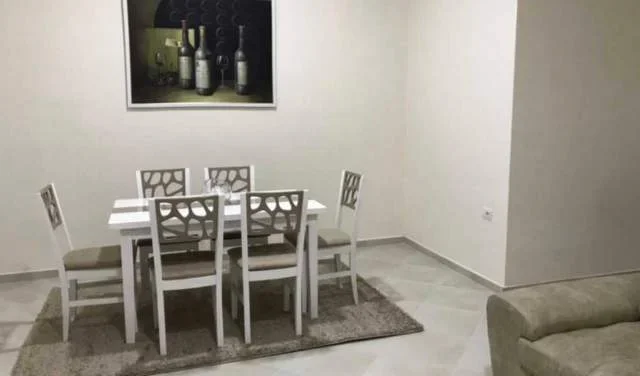 Tirane, jap me qera apartament 1+1 ne zones e Freskut 40.000 lek (Muhamet Deliu)