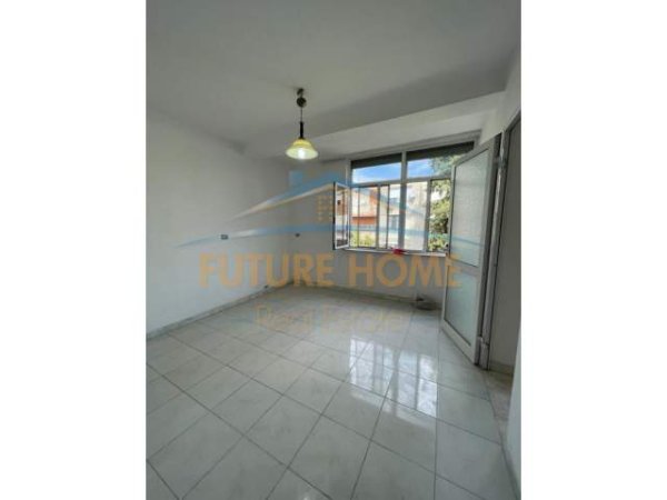 Tirane, shes apartament 3+1+BLK Kati 4, 105 m² 95.000 Euro (Vasil Shanto)