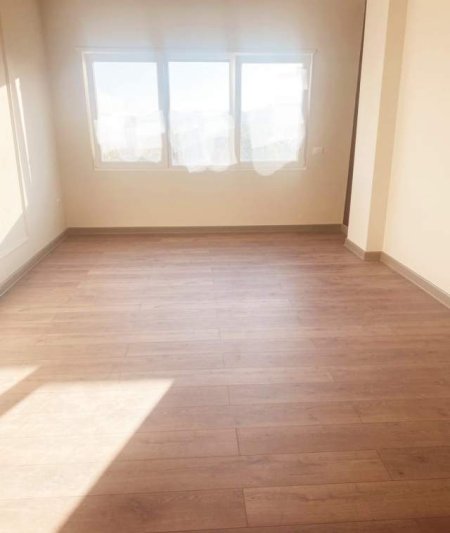 Tirane, jap me qera ambjent biznesi Kati 3, 114 m² 550 Euro (Muhamet Gjollesha)