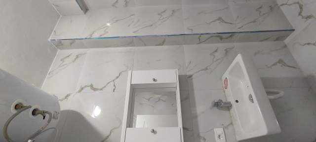 Tirane, jap me qera apartament 2+1+A+BLK Kati 5, 82 m² 400 Euro (Spitali Amerikan 2, rr.Selaudin Zorba)