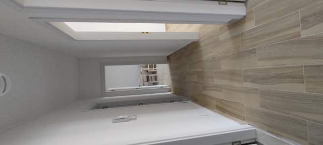 Tirane, jap me qera apartament 2+1+A+BLK Kati 5, 82 m² 400 Euro (Spitali Amerikan 2, rr.Selaudin Zorba)