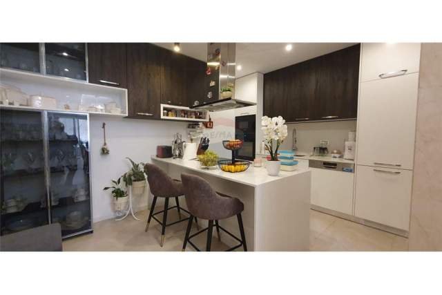 Tirane, shes apartament 2+1+A+BLK Kati 2, 125 m² 145.000 Euro (Rruga e Elbasanit)