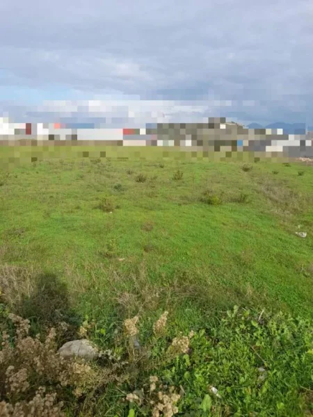 Tirane, shitet toke 3.850 m² 193.000 Euro (PREZE)