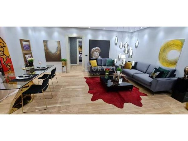 Tirane, jap me qera apartament 2+1+BLK Kati 8, 123 m² 800 Euro (Ish Ekspozita)
