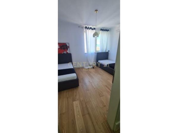 Tirane, jap me qera apartament 2+1+BLK Kati 8, 123 m² 800 Euro (Ish Ekspozita)