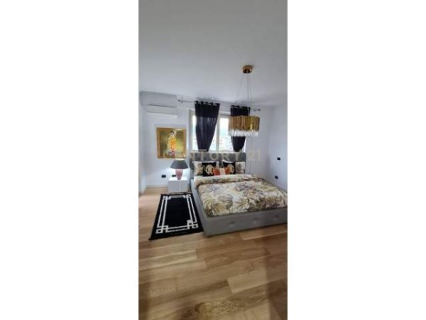 Tirane, jap me qera apartament 2+1+BLK Kati 8, 123 m² 800 Euro (Ish Ekspozita)
