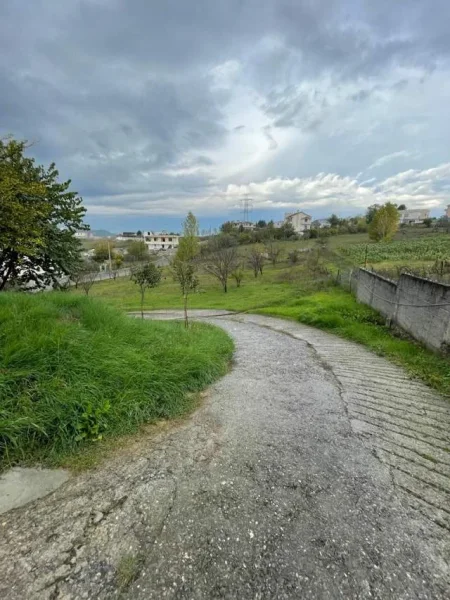 Tirane, shes Vile 4+1+A+BLK Kati 3, 330 m² 310.000 Euro (Kashar)