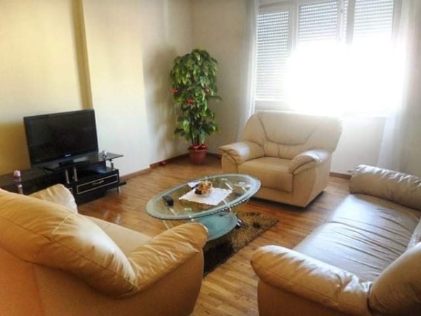 Apartament  2+1 me qira  Sheshi Willson siperfaqe 120 m² 450 Euro
