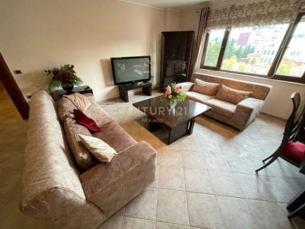 Tirane, jap me qera apartament 3+1+BLK Kati 6, 150 m² 800 Euro (Rruga e Elbasanit)