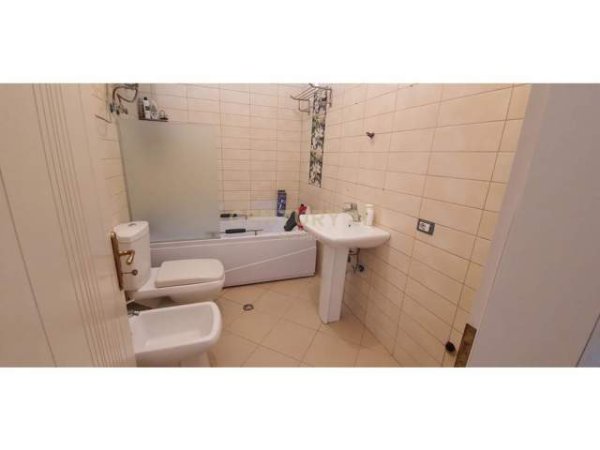 Tirane, jap me qera apartament 2+1+A+BLK Kati 6, 120 m² 500 Euro (Kopshti Botanik)