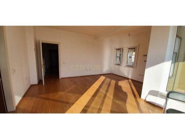 Tirane, jap me qera apartament 2+1+A+BLK Kati 6, 120 m² 500 Euro (Kopshti Botanik)