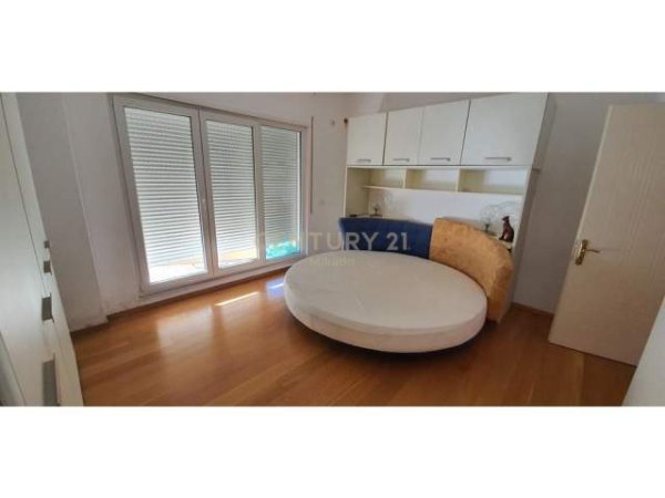 Tirane, jap me qera apartament 2+1+A+BLK Kati 6, 120 m² 500 Euro (Kopshti Botanik)