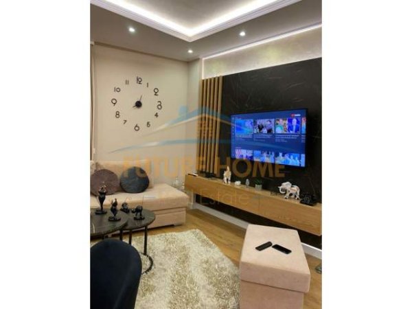 Tirane, jap me qera 2+1 Kati 1, 72 m² 400 Euro