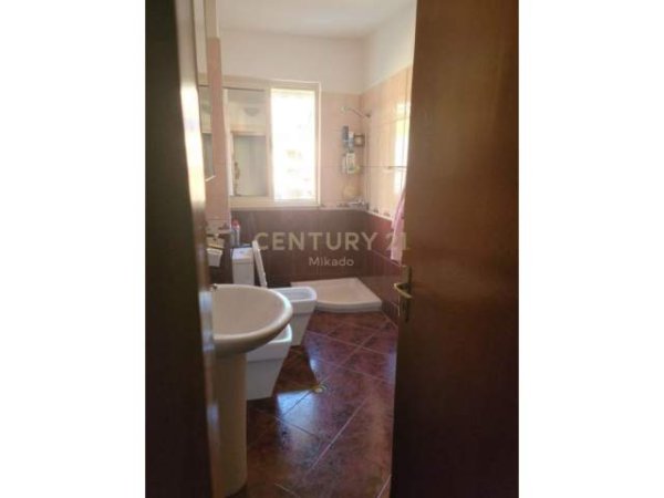 Tirane, jap me qera apartament 2+1+BLK Kati 5, 75 m² 350 Euro (Rruga Frosina Plaku Tirana, Albania)